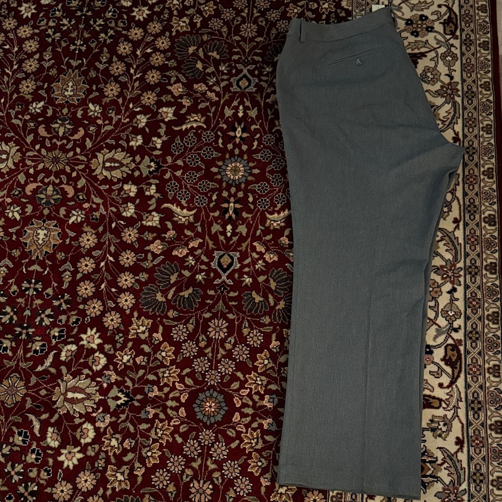 Women’s Gray Pants new with tags